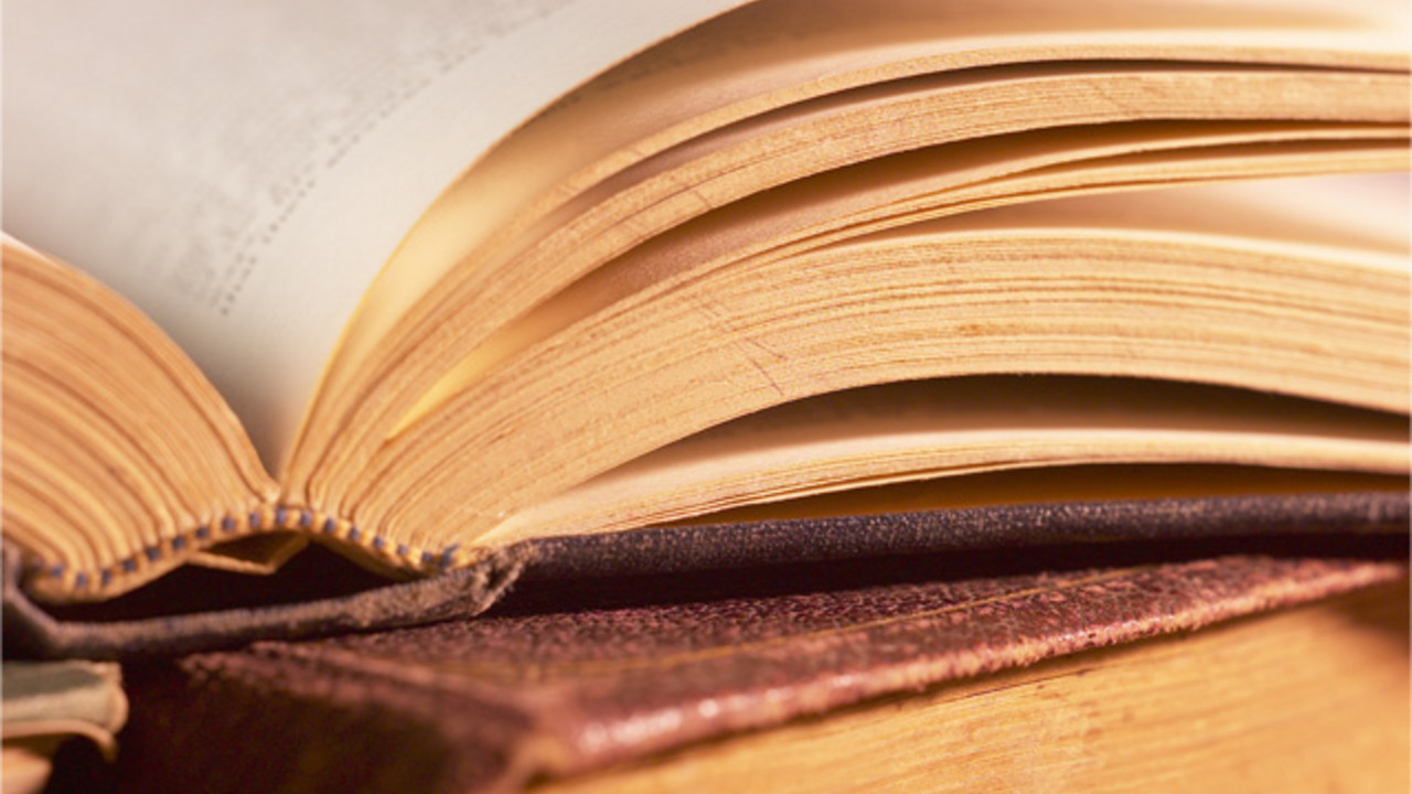 Aufgeschlagenes Buch