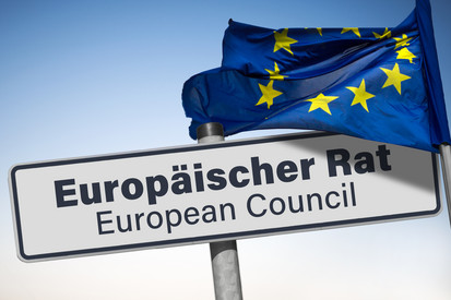Symbolbild Wegweiser zum Europäischen Rat