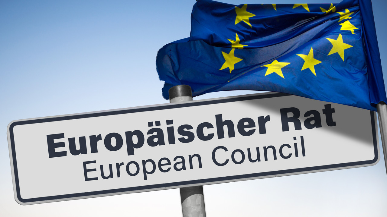 Symbolbild Wegweiser zum Europäischen Rat